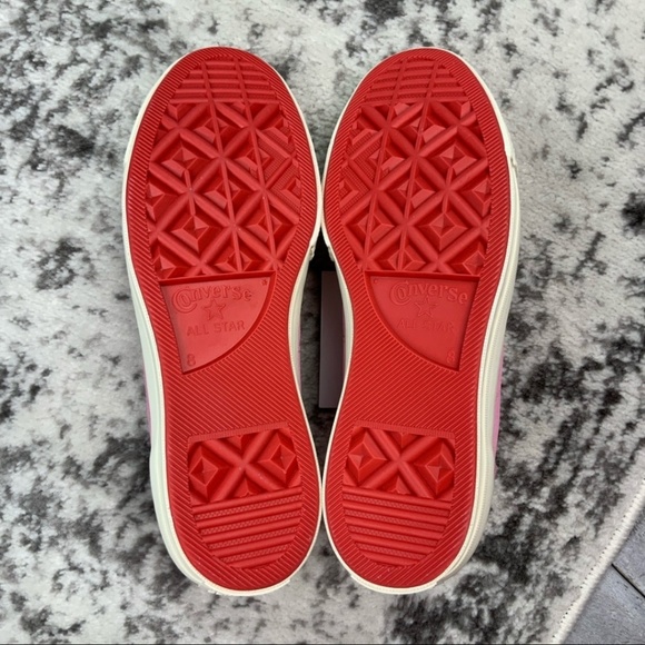 NIB Hello Kitty x Converse One Star OX suede shoes - Picture 7 of 8